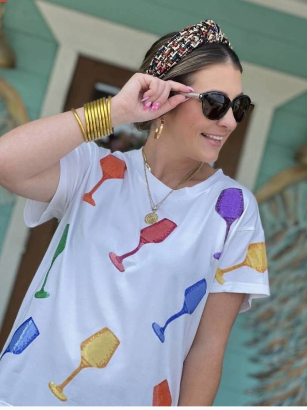 Queen of Sparkles Multi Wine Glass Tee Size Medium EUC